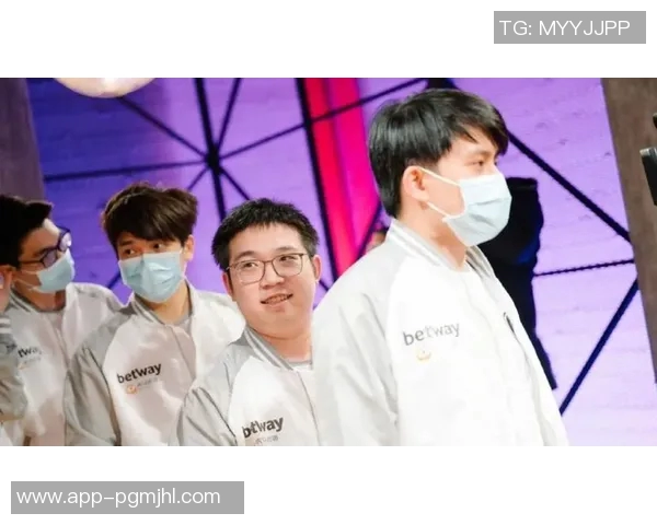 热议王者荣耀IG战队迅速变革背后的策略与影响分析